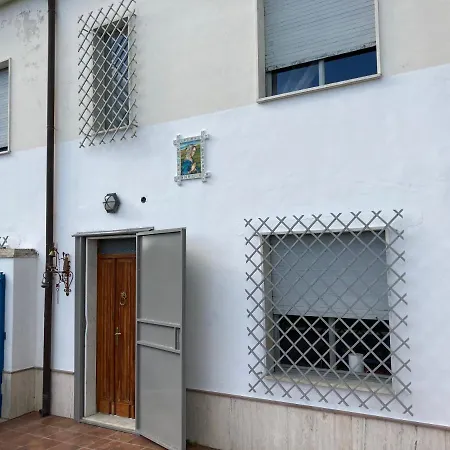 B&B Zia Teresa Fitta In 비기아노